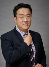 윤경재 사진